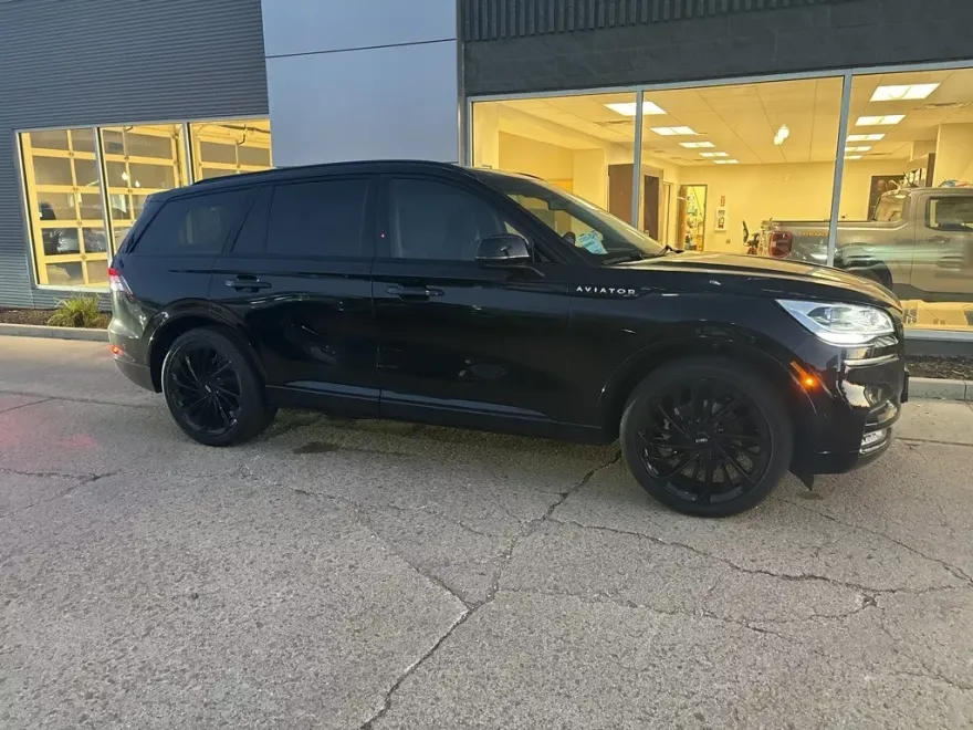 2024 Lincoln Aviator Reserve photo 1