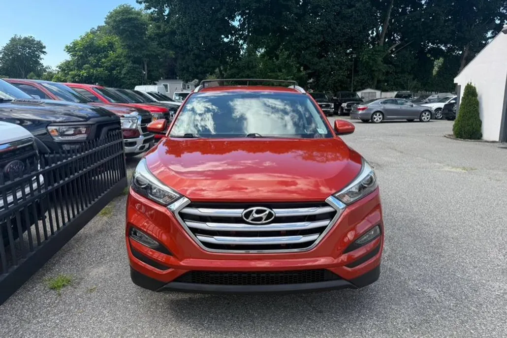 2017 Hyundai Tucson SE photo 1