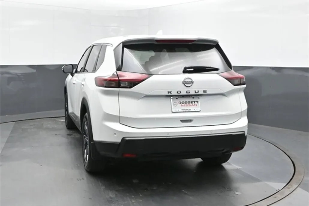 2026 Nissan Rogue SV photo 1