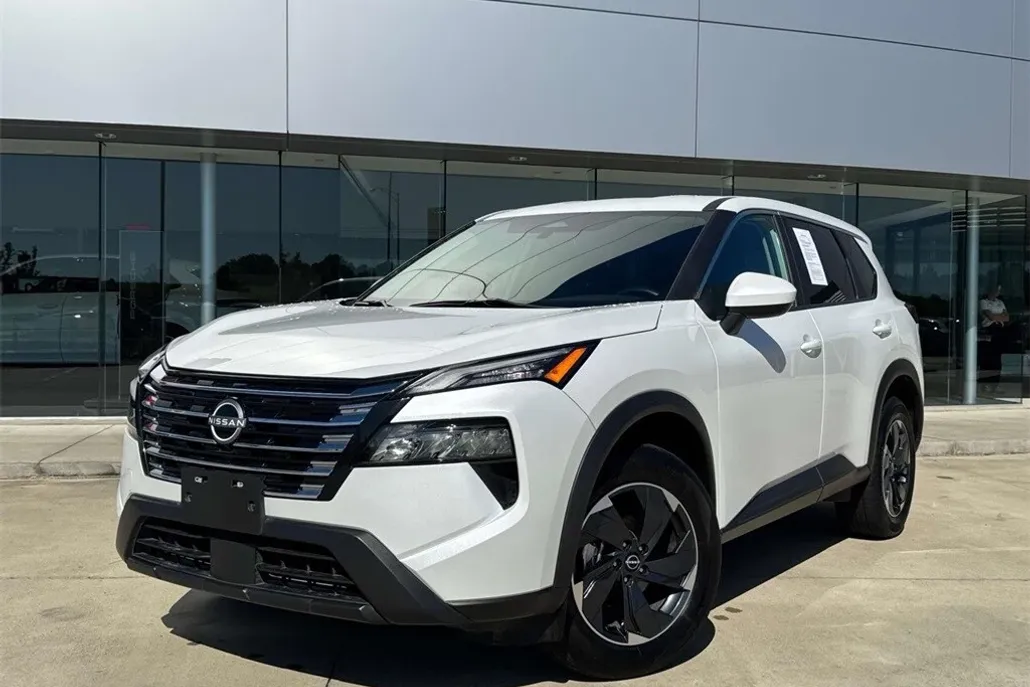 2024 Nissan Rogue SV photo 1