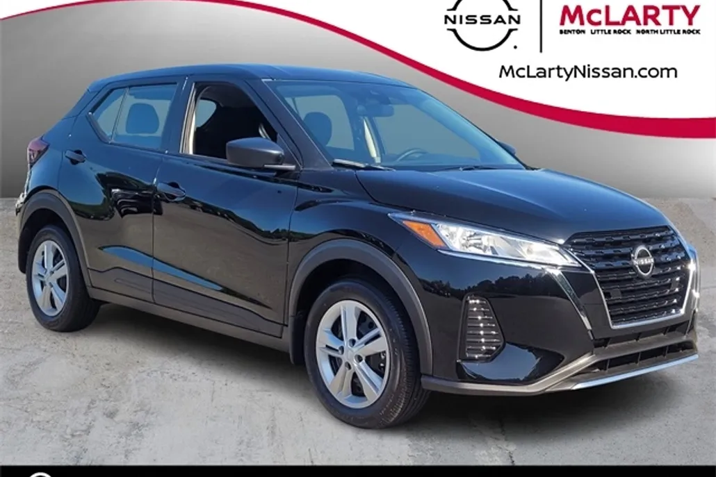 2025 Nissan Kicks Play S photo 1
