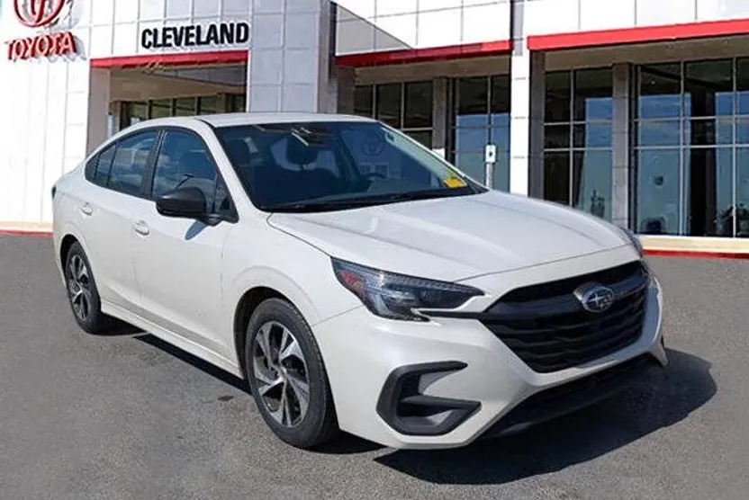 2023 Subaru Legacy Base photo 1