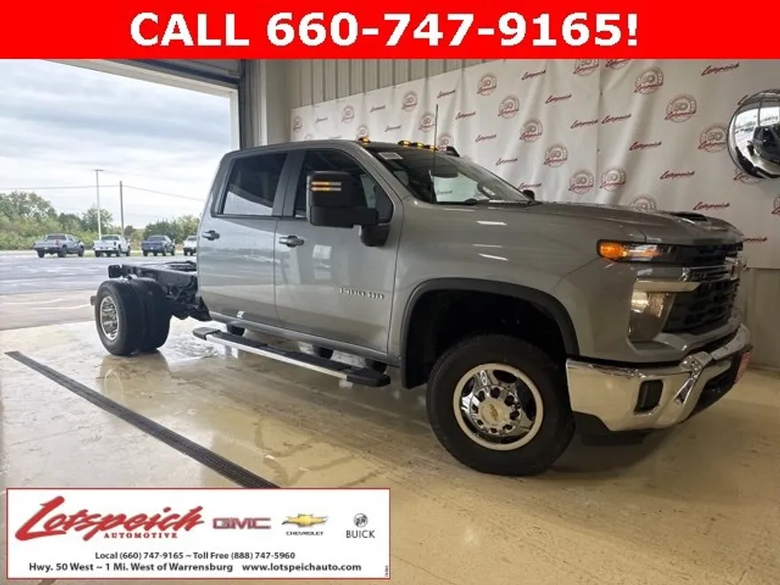 2026 Chevrolet Silverado 3500HD LT photo 1