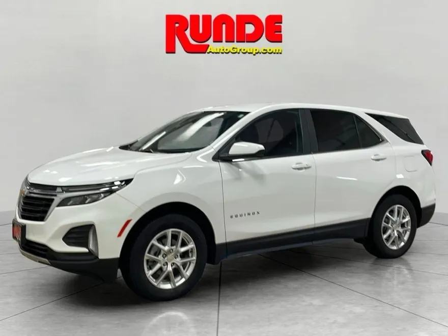 2022 Chevrolet Equinox LT photo 1