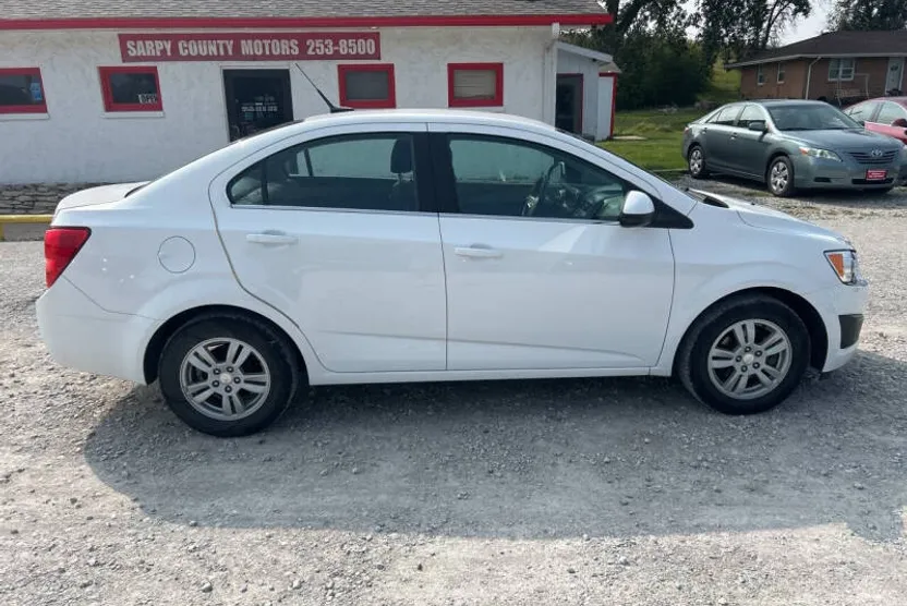 2014 Chevrolet Sonic LT photo 1