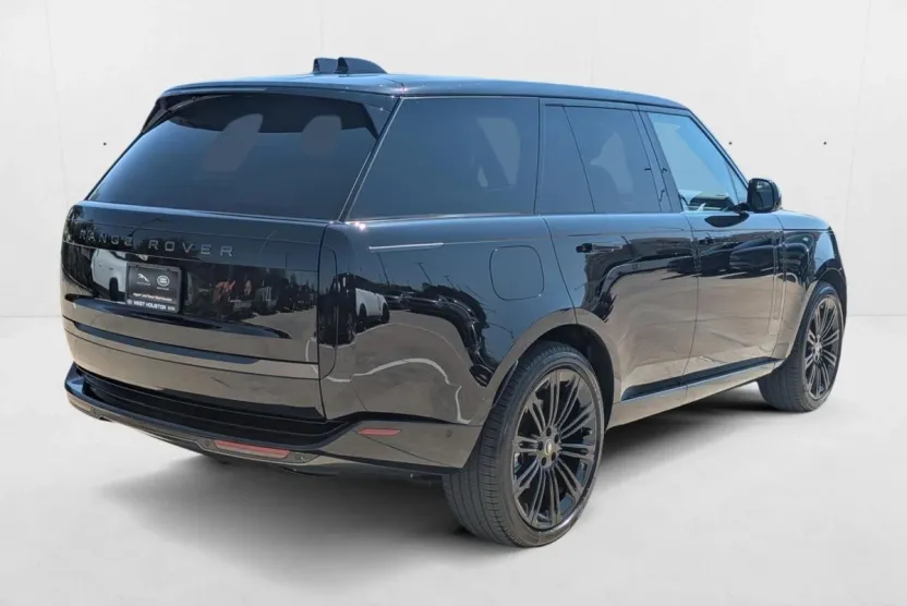 2025 Land Rover Range Rover SE photo 1