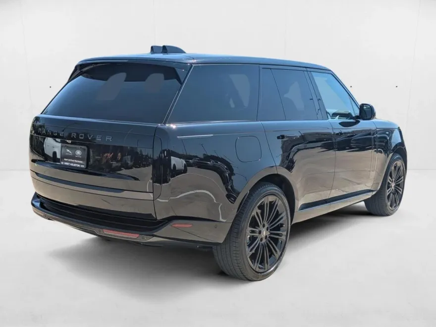 2025 Land Rover Range Rover SE photo 1