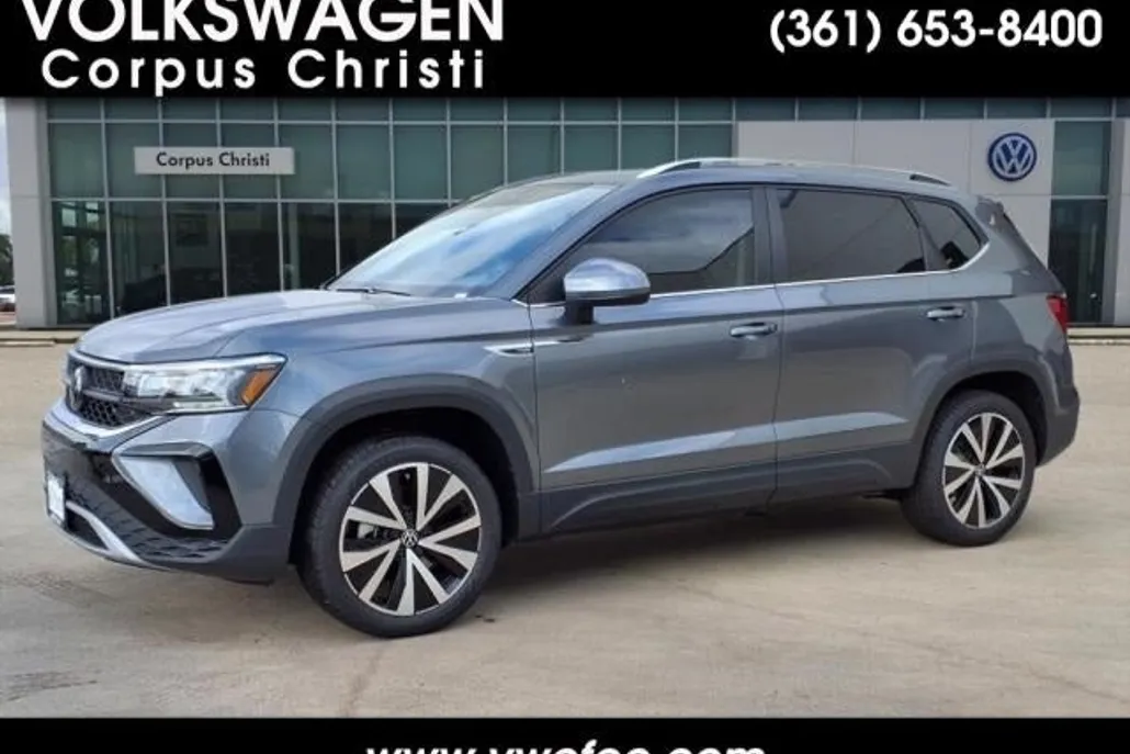 2024 Volkswagen Taos SE photo 1