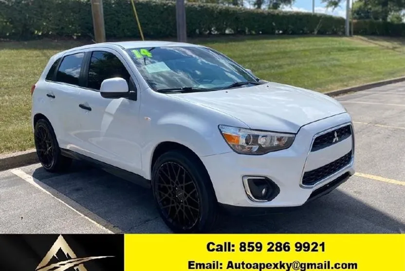 2014 Mitsubishi Outlander Sport SE photo 1