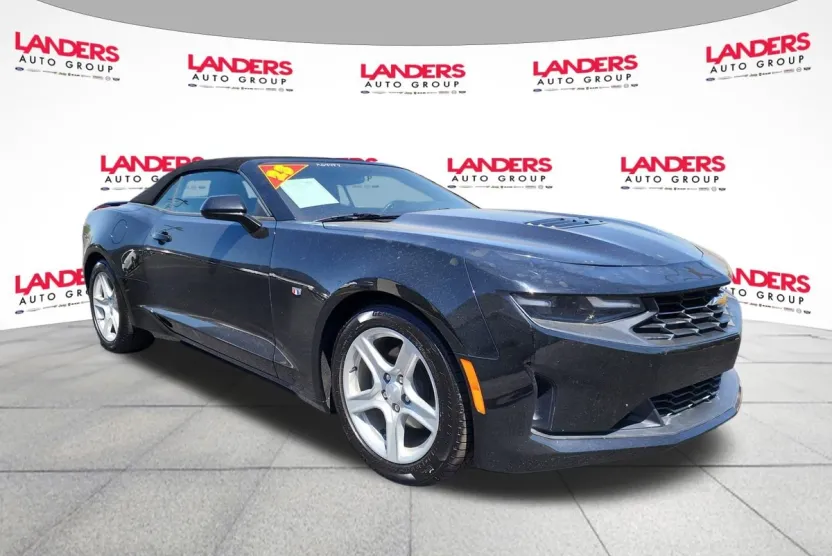 2023 Chevrolet Camaro 1LT photo 1