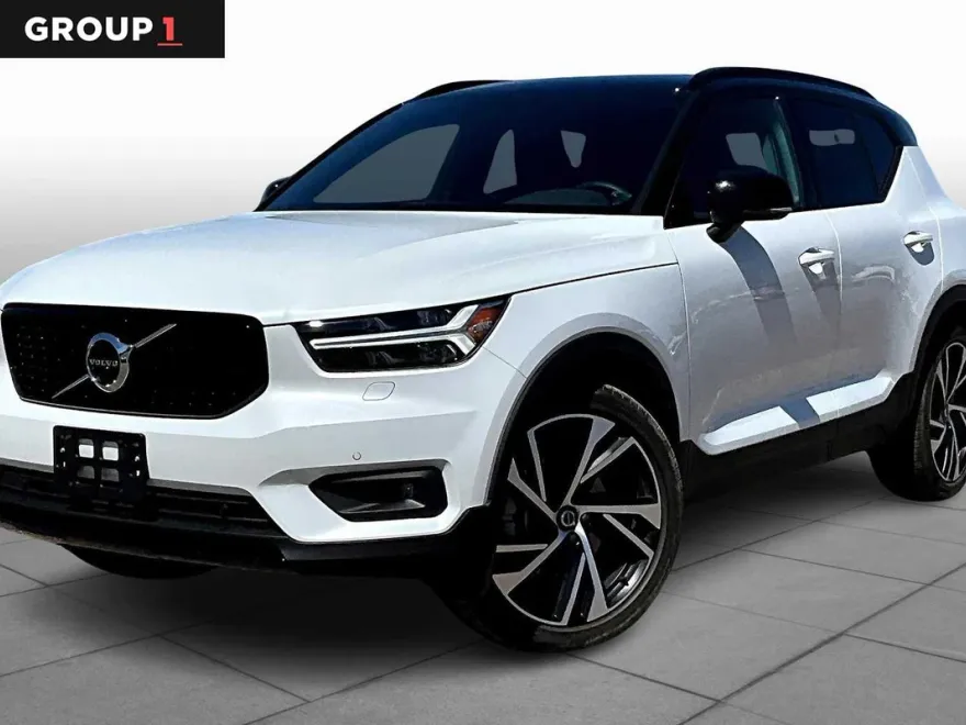 2022 Volvo XC40 R-Design photo 1