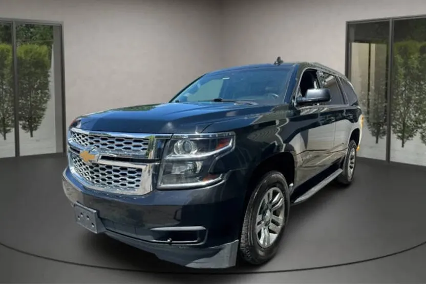 2019 Chevrolet Tahoe LT photo 1