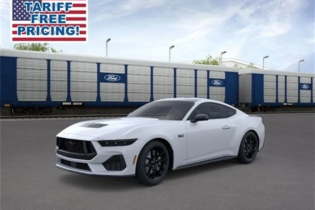 2025 Ford Mustang GT photo 1