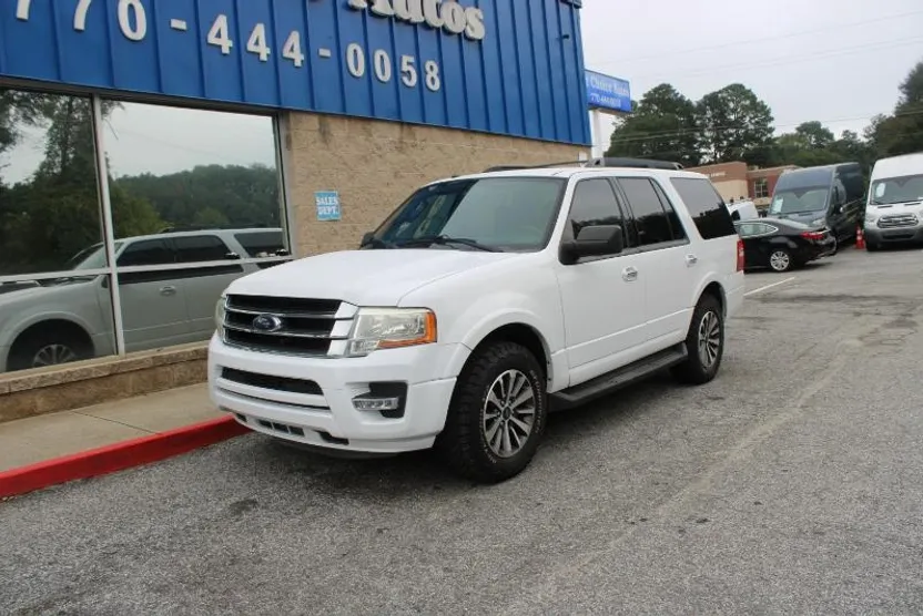 2016 Ford Expedition XLT photo 1