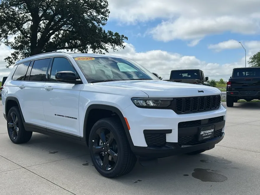 2025 Jeep Grand Cherokee Altitude X photo 1