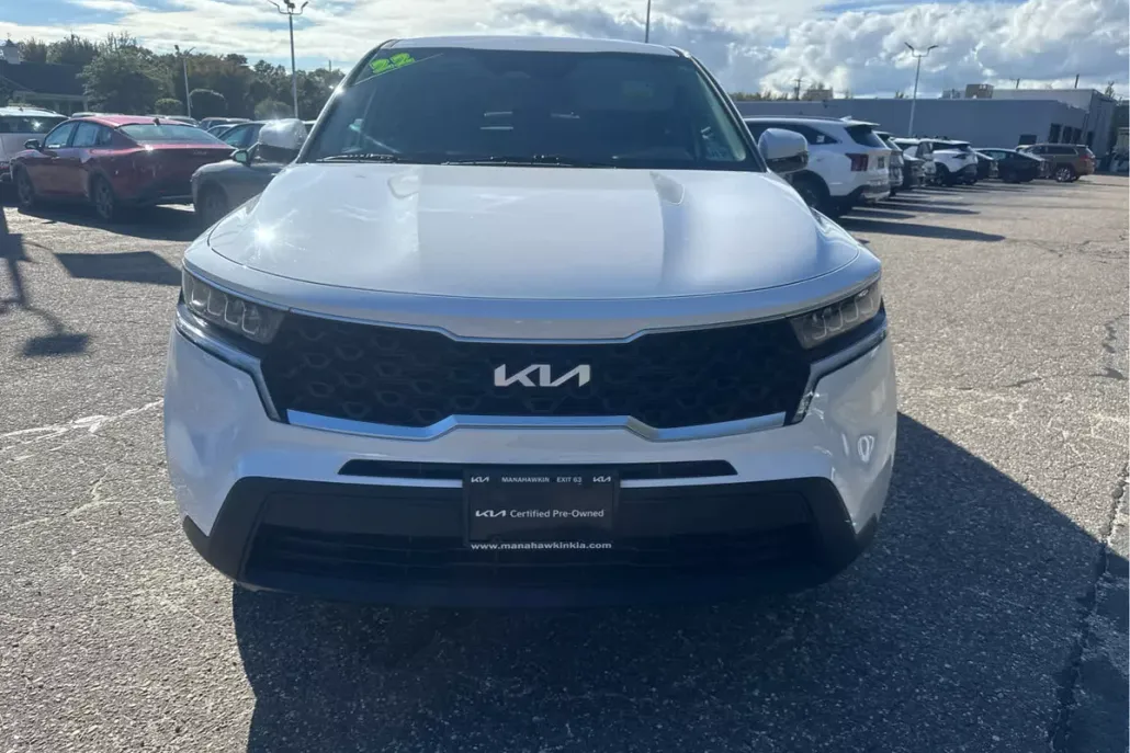 2022 Kia Sorento LX photo 1