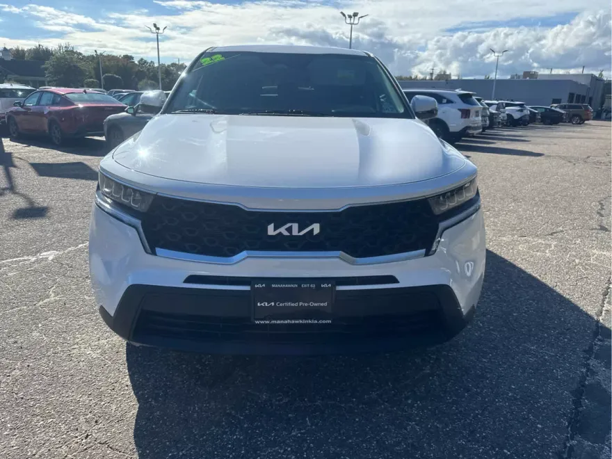 2022 Kia Sorento LX photo 1