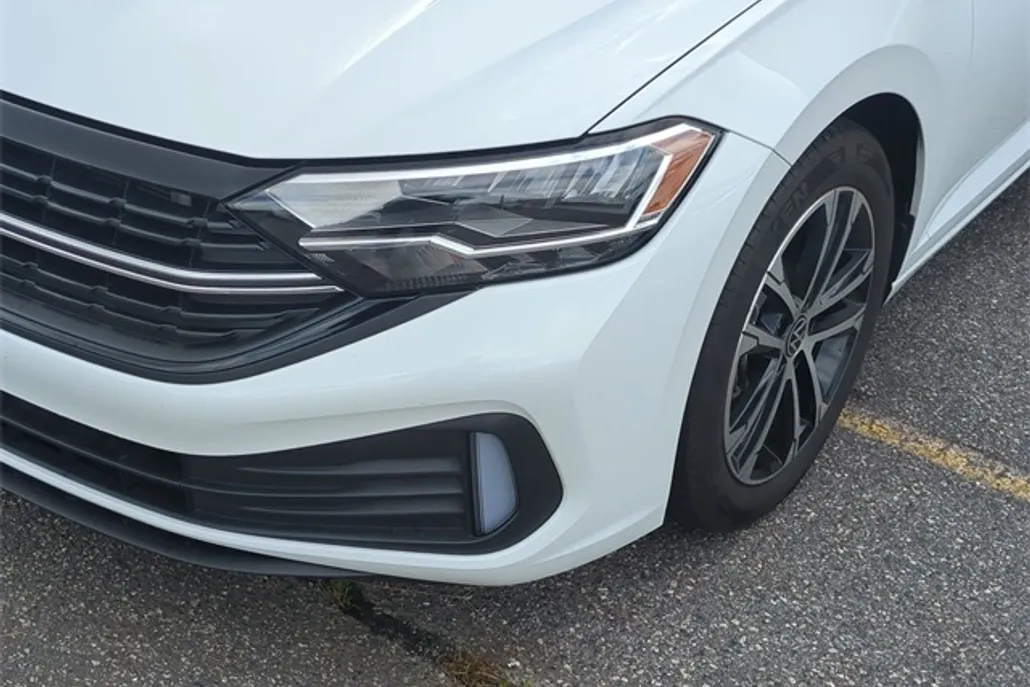 2023 Volkswagen Jetta 1.5T Sport photo 1