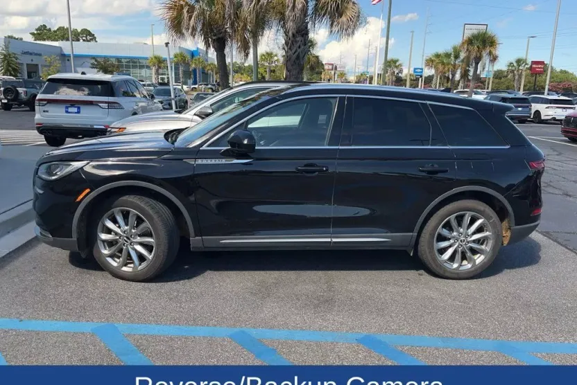 2021 Lincoln Corsair Standard photo 1