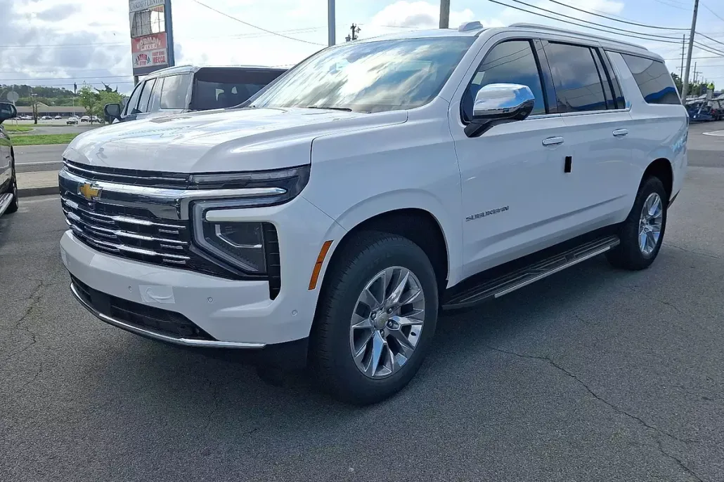 2025 Chevrolet Suburban Premier photo 1
