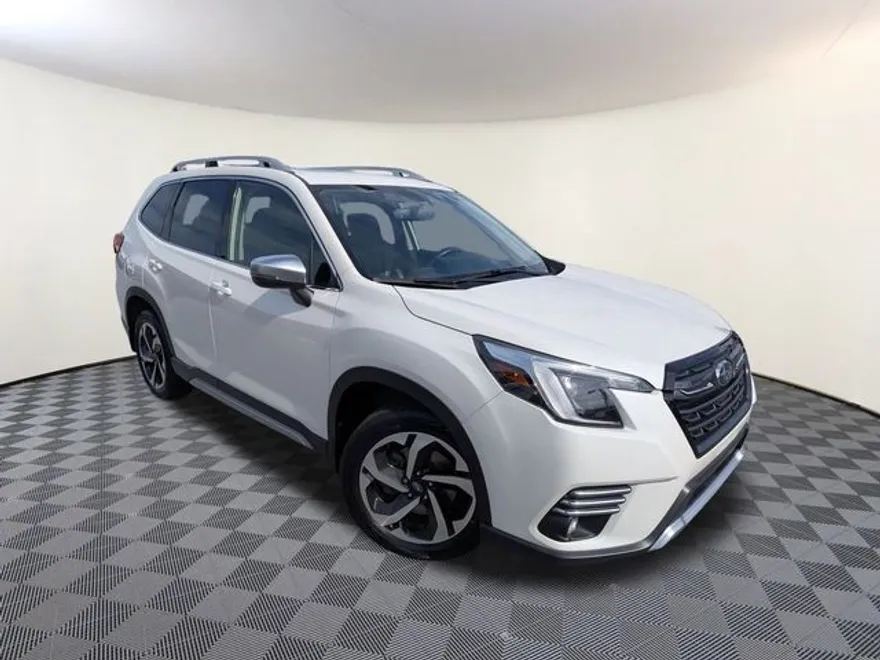 2022 Subaru Forester Touring photo 1