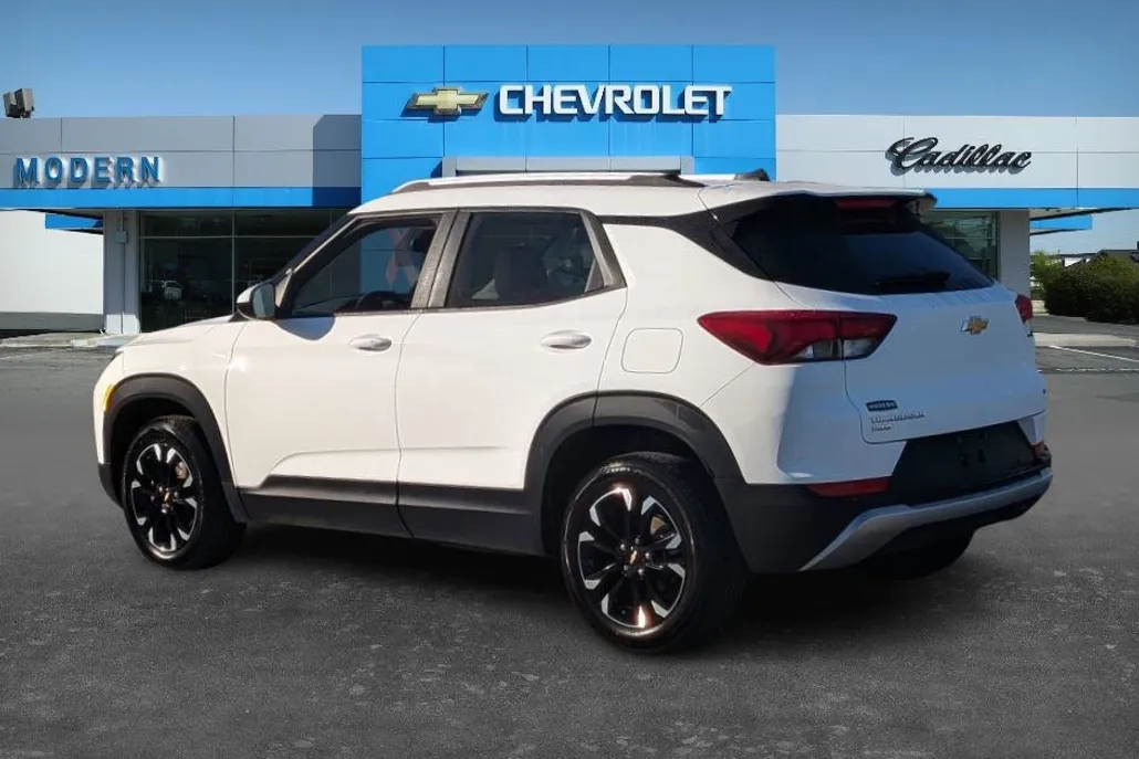 2023 Chevrolet Trailblazer LT photo 1