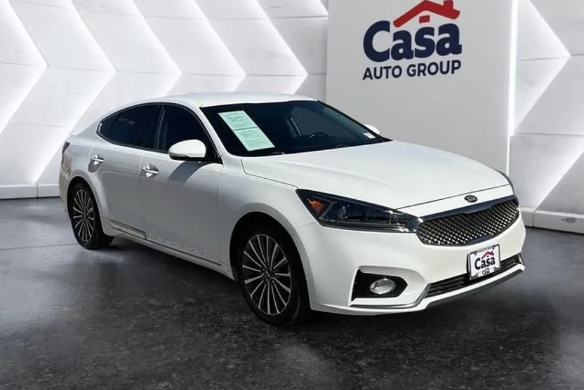2018 Kia Cadenza Premium photo 1