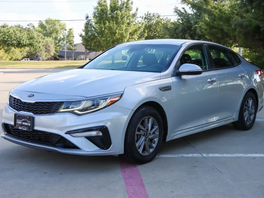 2020 Kia Optima LX photo 1