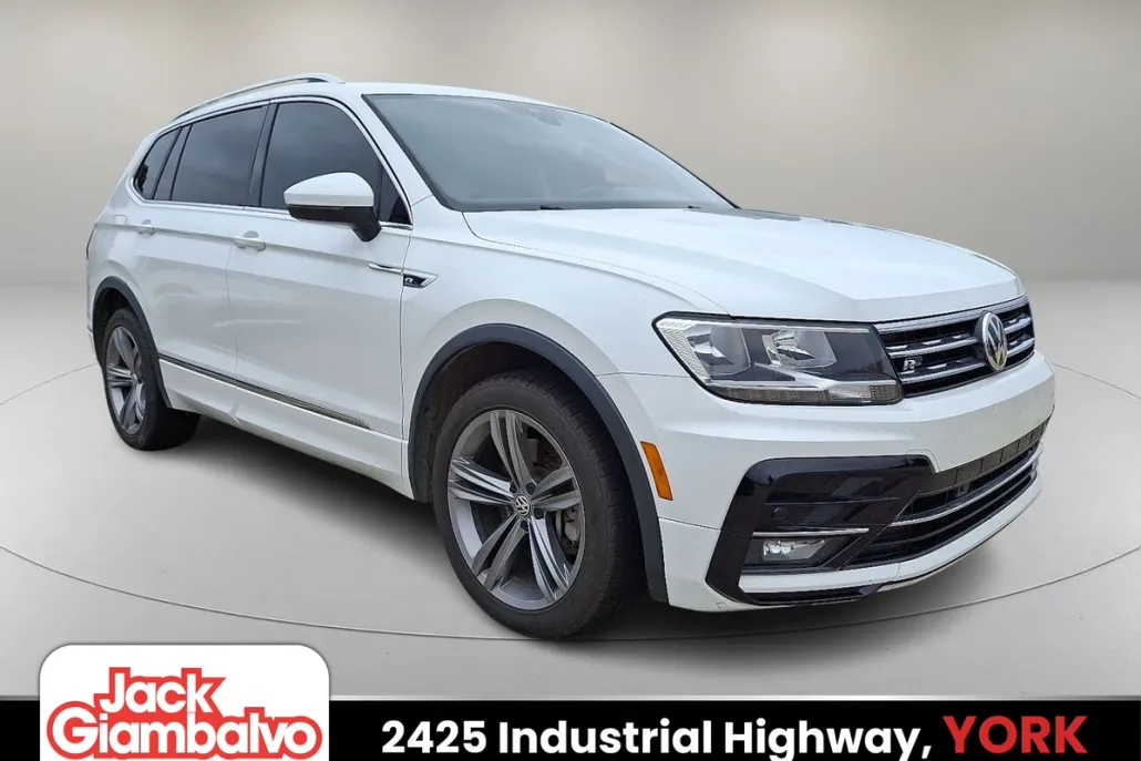 2019 Volkswagen Tiguan SEL R-Line photo 1