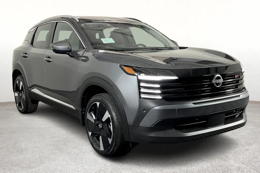 2025 Nissan Kicks SR photo 1