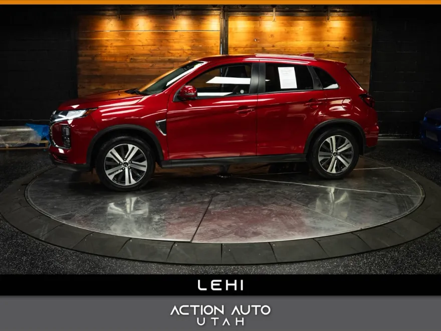 2024 Mitsubishi Outlander Sport ES photo 1