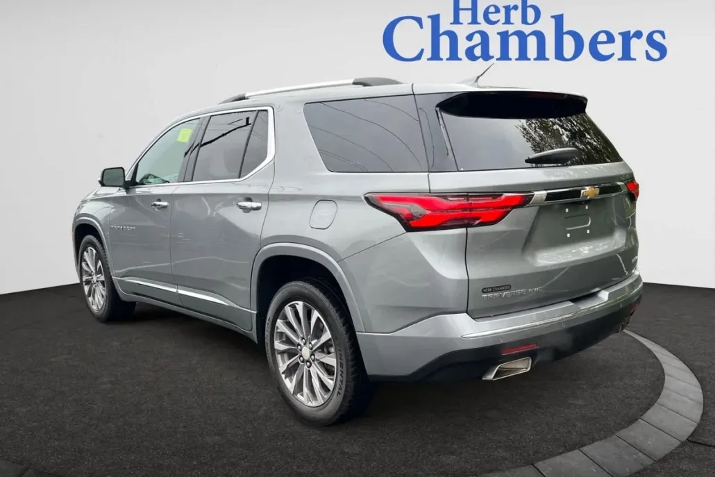 2023 Chevrolet Traverse Premier photo 1