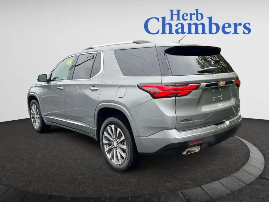 2023 Chevrolet Traverse Premier photo 1