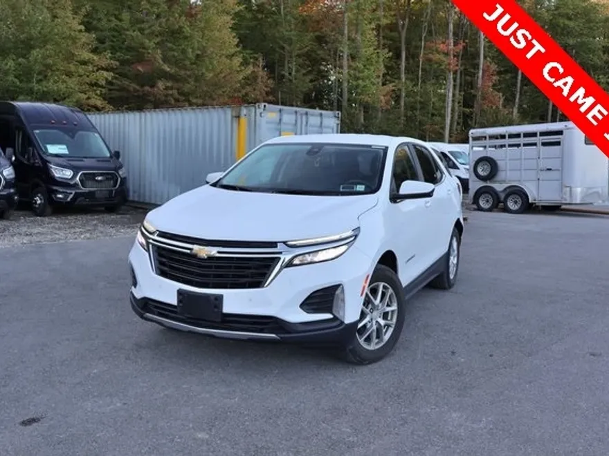 2023 Chevrolet Equinox LT photo 1