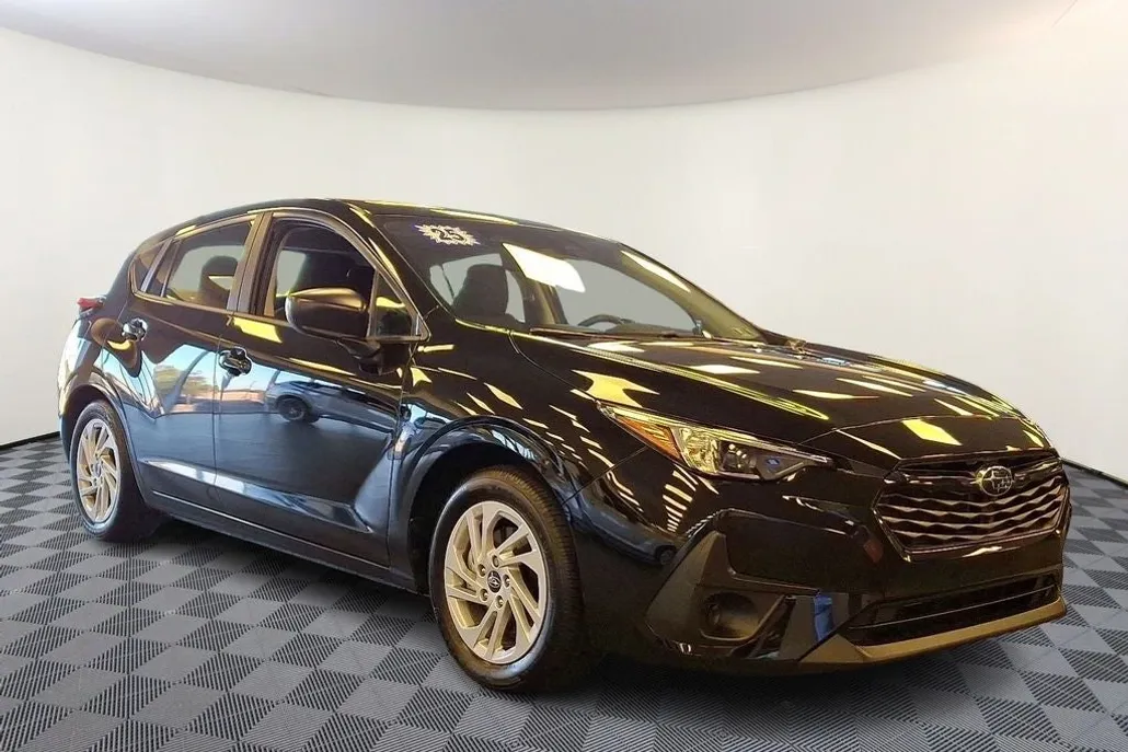 2025 Subaru Impreza Base photo 1