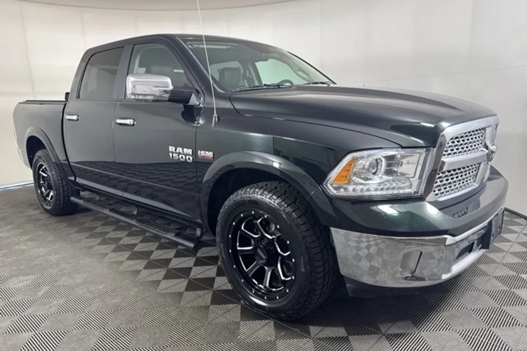 2017 Ram 1500 Laramie photo 1