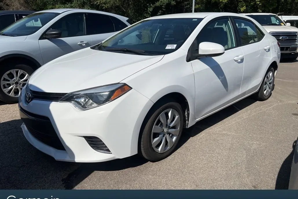2015 Toyota Corolla L photo 1