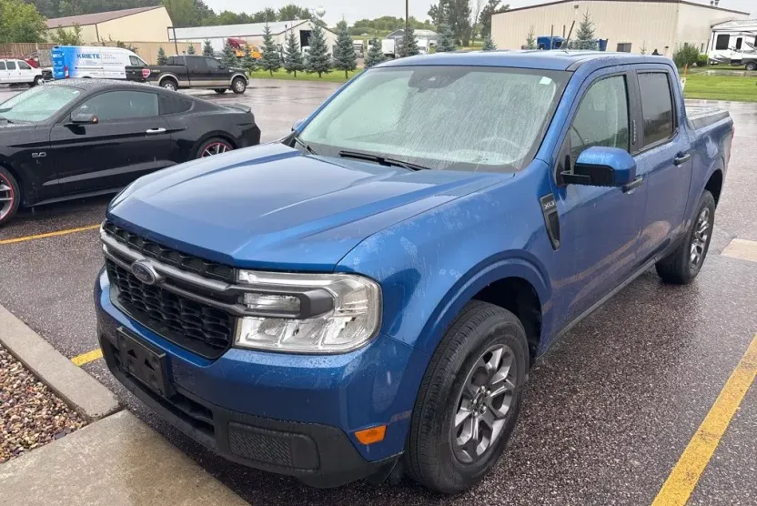 2023 Ford Maverick XLT photo 1