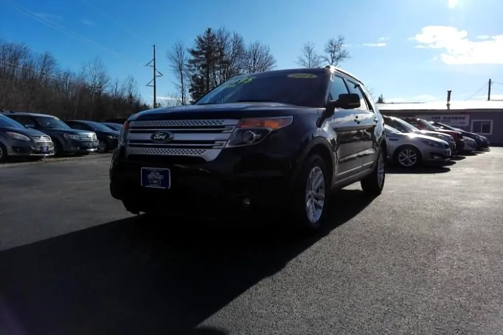 2014 Ford Explorer XLT photo 1