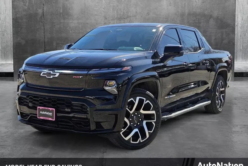 2024 Chevrolet Silverado EV RST photo 1