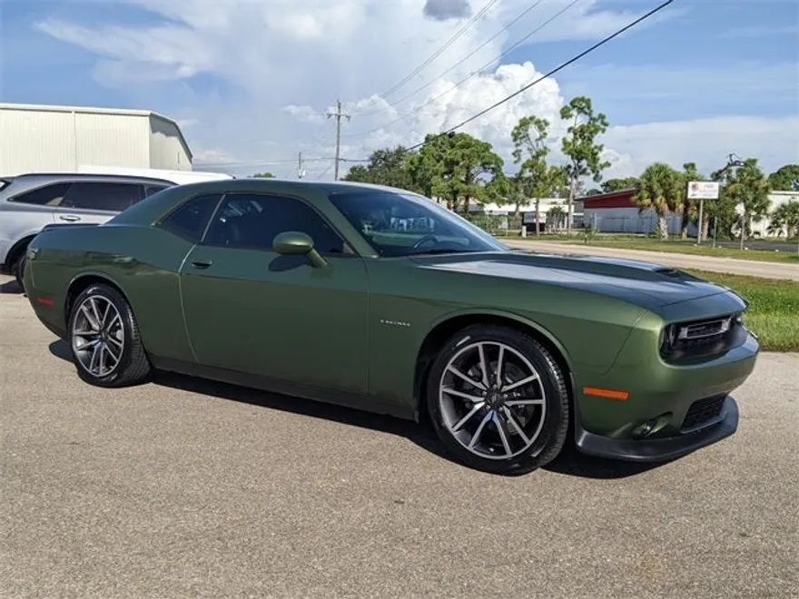 2022 Dodge Challenger R/T photo 1