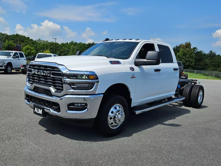 2025 Ram 3500 Tradesman photo 1