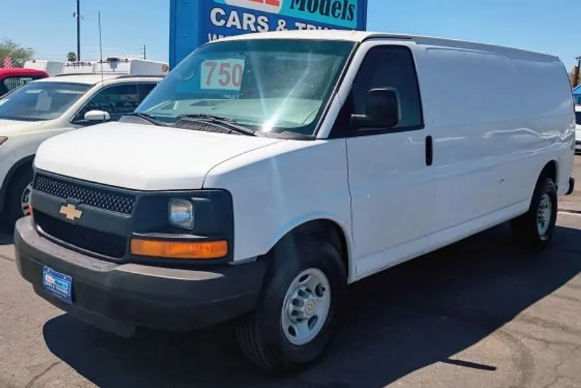 2014 Chevrolet Express 3500 Cargo Van photo 1