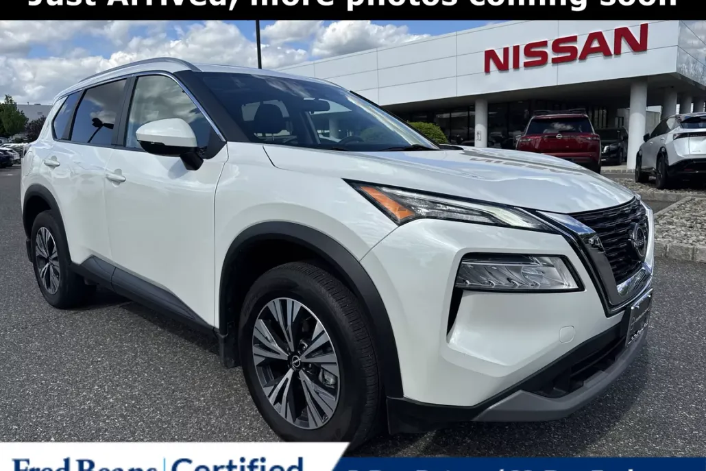 2022 Nissan Rogue SV photo 1
