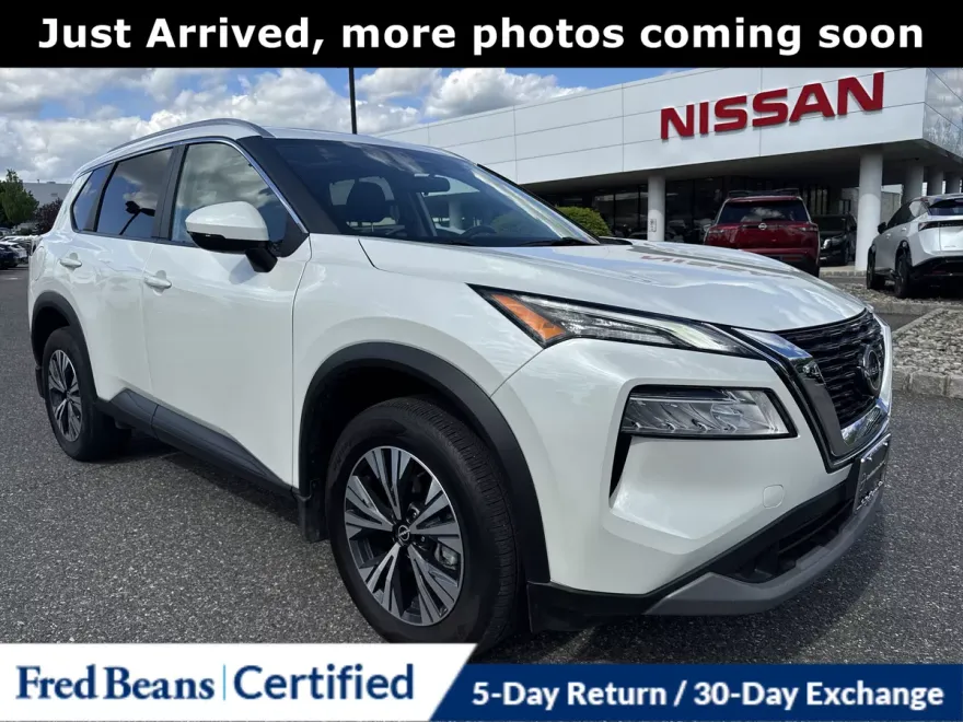2022 Nissan Rogue SV photo 1