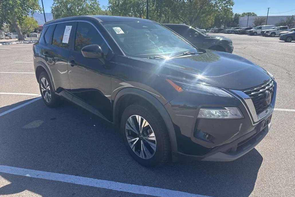 2023 Nissan Rogue SV photo 1
