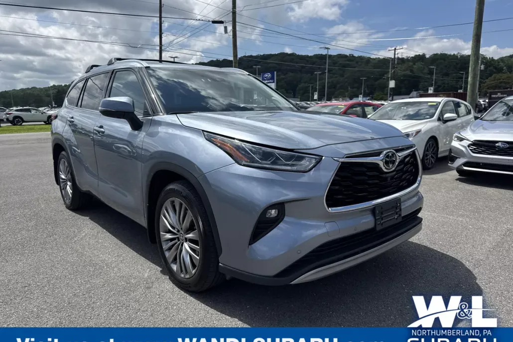 2021 Toyota Highlander Platinum photo 1