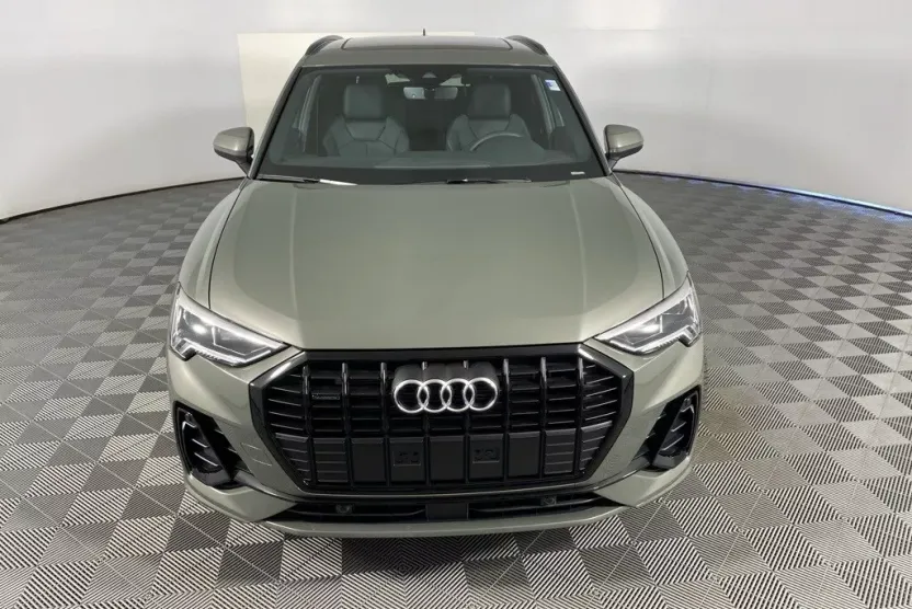 2024 Audi Q3 45 TFSI S line Premium photo 1