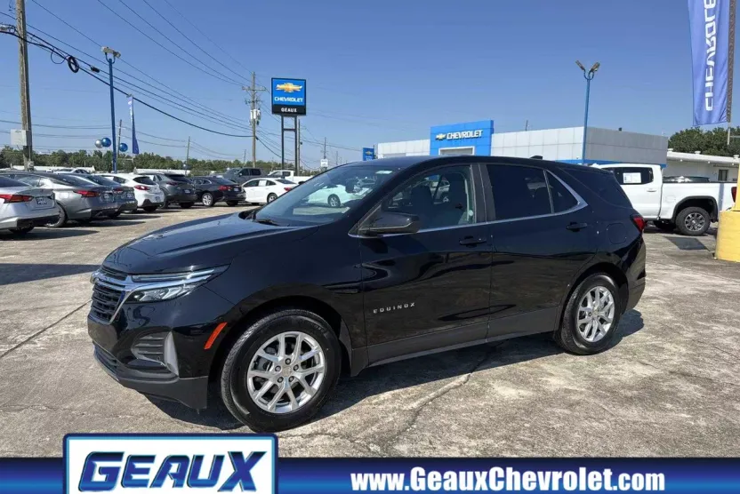 2024 Chevrolet Equinox LT photo 1