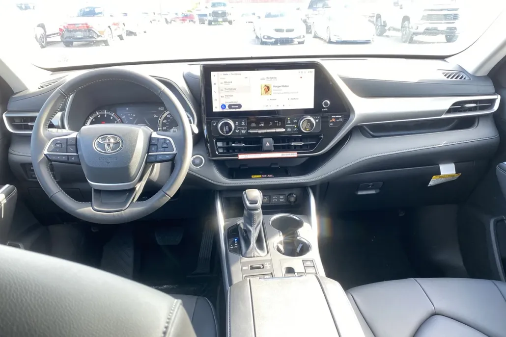 2025 Toyota Highlander XLE XSE Platinum Limited photo 1
